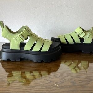 UGG Cora Fisherman Platform Sandals Women's Size US 8.5 Caterpillar Green NEW